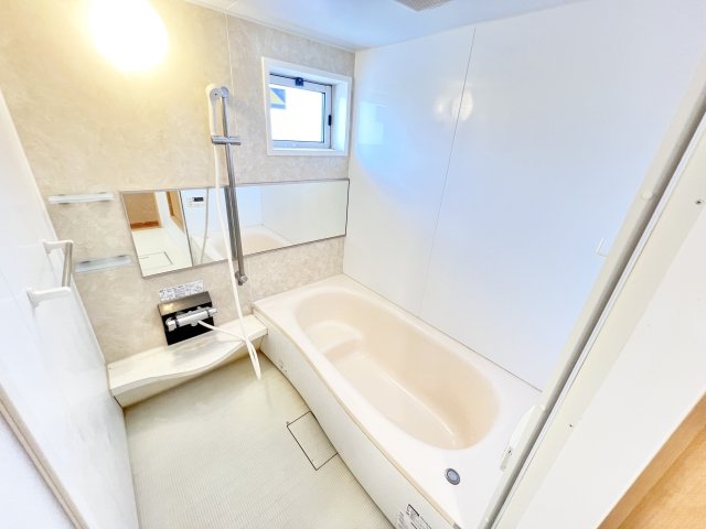 バス・シャワールーム　※別部屋参考写真