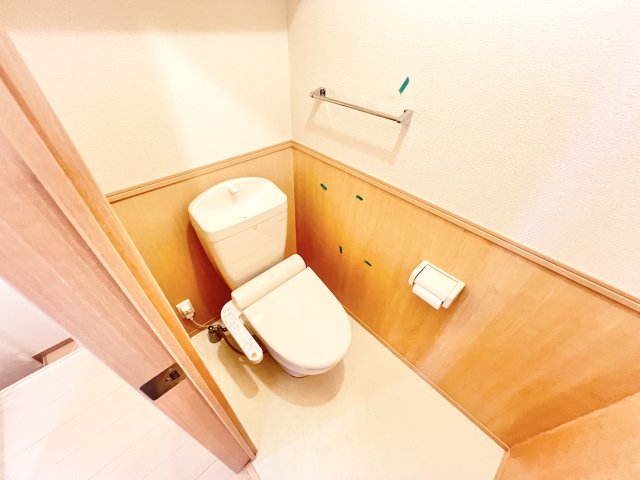 トイレ　※別部屋参考写真