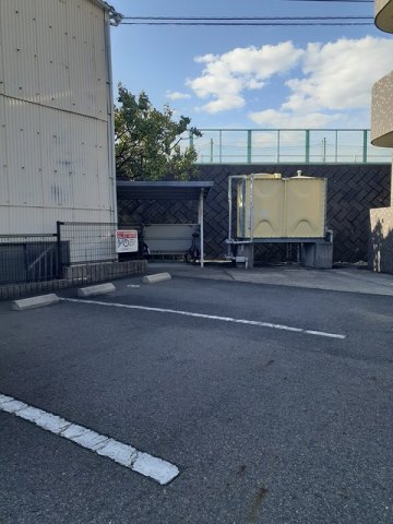 駐車場　車をお持ちの方に嬉しい駐車場付きの物件です