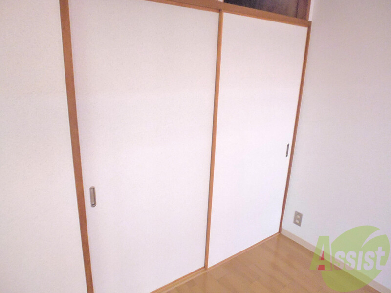 収納　こちらは洋室６帖にある押入れです。中はのちほどお見せします。