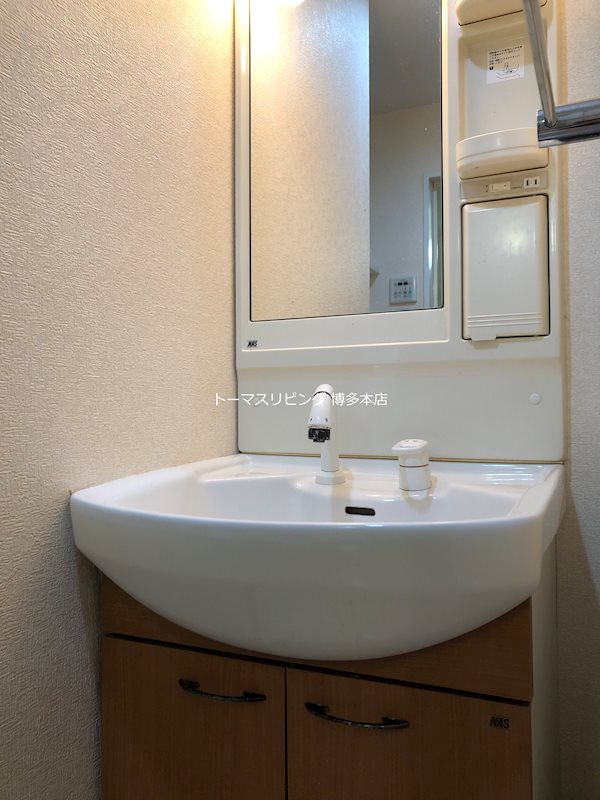 洗面設備　別号室の参考写真になります。