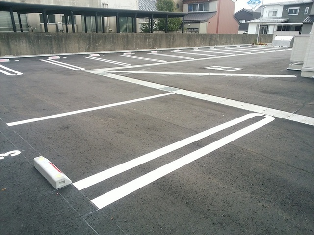 駐車場　融雪付き駐車場