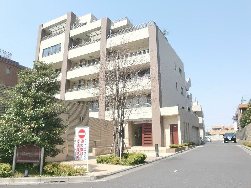 建物外観　最寄り駅徒歩3分の駅近物件