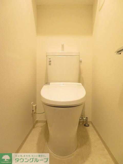 トイレ　落ち着いた色調のトイレです