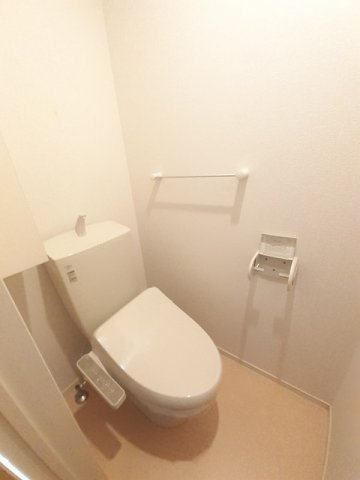 トイレ　落ち着いたトイレです
