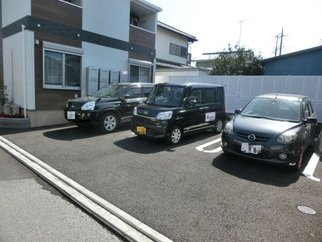 駐車場　駐車場です。満車の場合は近隣の月極をお探しします