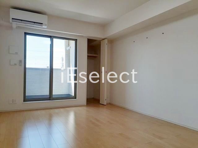 居室・リビング　広々とした10帖のリビングです