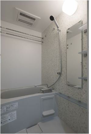 バス・シャワールーム　※別部屋参考写真