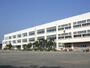 小学校　大和市立西鶴間小学校（小学校）まで889m