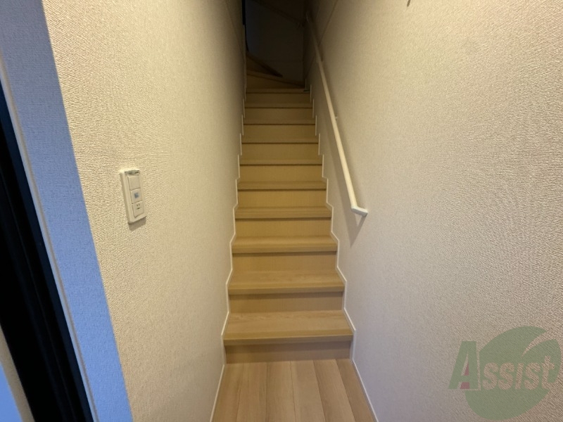 玄関　玄関からの様子です。すぐ部屋が見えないのは安心ですね。
