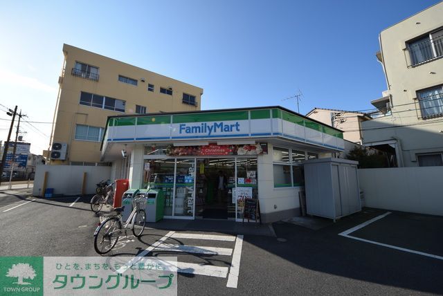 コンビニ　ファミリーマート大宮浅間町店（コンビニ）まで580m