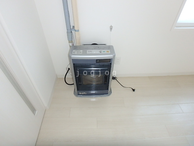 その他設備　灯油ＦＦ式ストーブ
