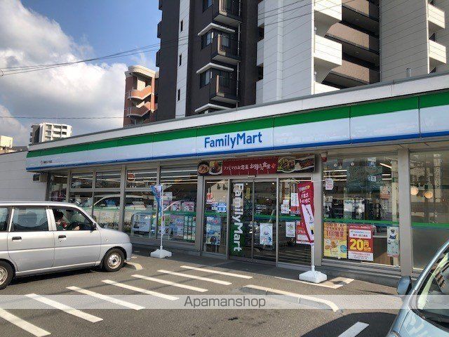 コンビニ　ファミリーマート（コンビニ）まで190m