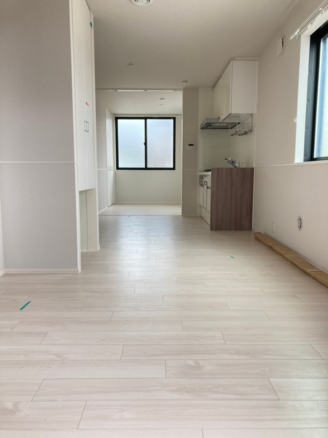 居室・リビング　★明るいフローリングの角部屋です★