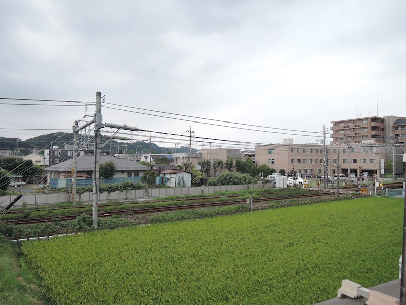 バルコニー　日当りの良いベランダ