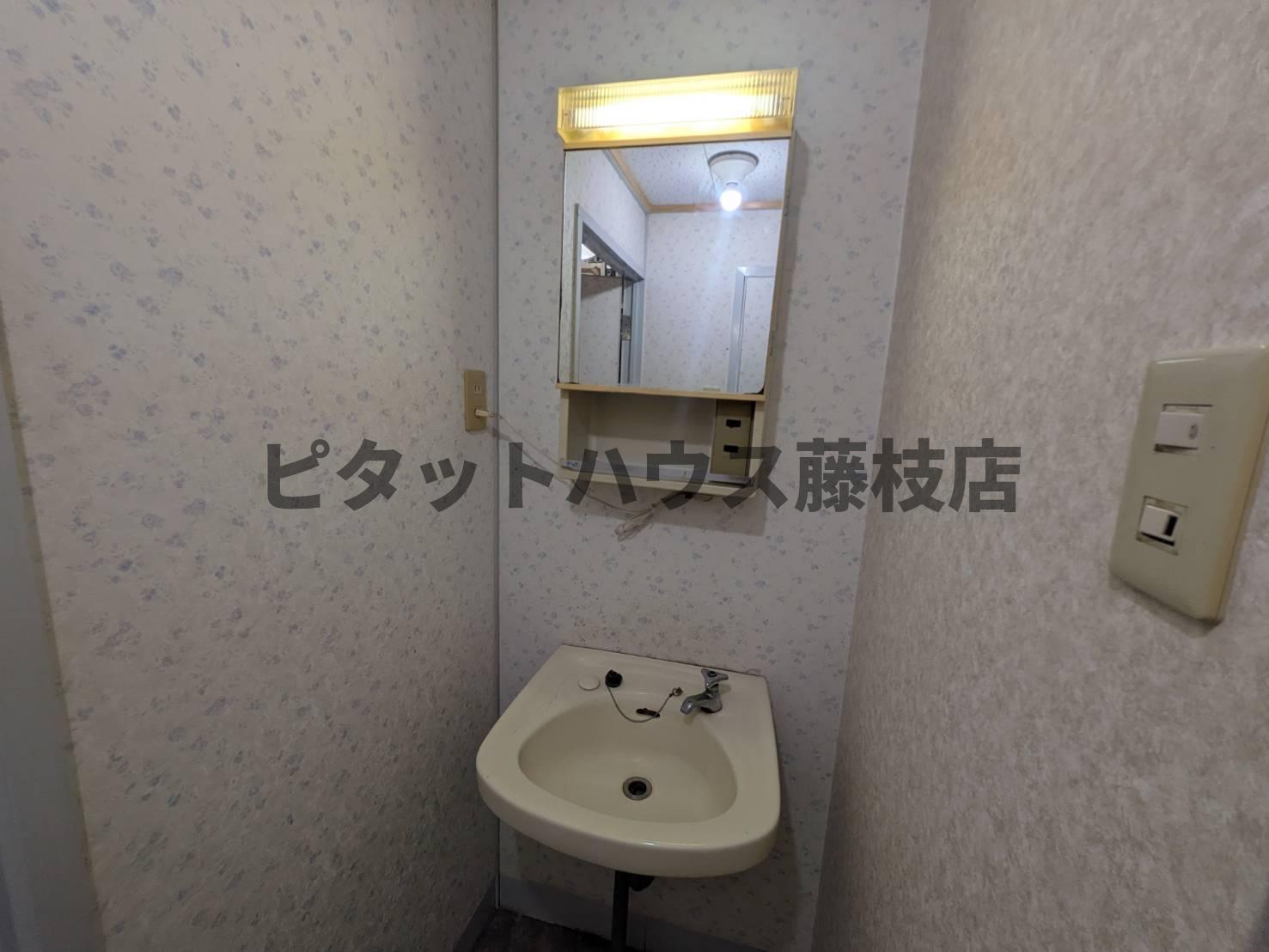 ＪＲ東海道本線 西焼津駅 バス乗車時間：11分 最寄りバス停で下車 徒歩3分 3階建 築44年の内装写真