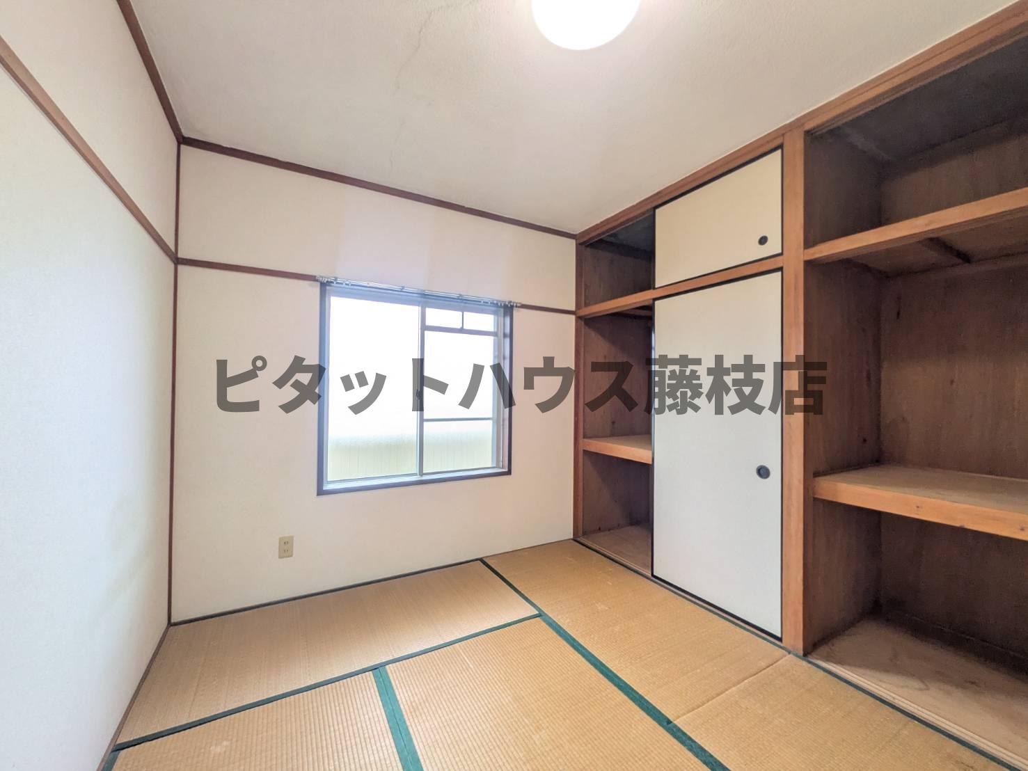 ＪＲ東海道本線 西焼津駅 バス乗車時間：11分 最寄りバス停で下車 徒歩3分 3階建 築44年の居間写真