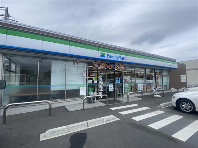 コンビニ　ファミリーマート八潮大曽根店（コンビニ）まで760m