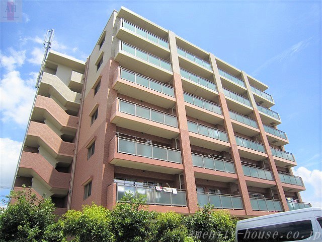 建物外観　●日当り絶好調の７階建てマンション♪