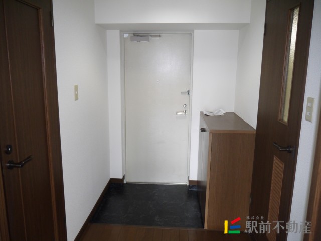 玄関　写真は別部屋