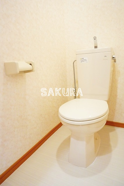 トイレ　落ち着いた色調のトイレです♪