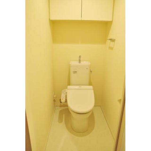トイレ　※写真は同タイプ住戸です。
