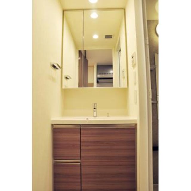 洗面設備　※写真は同タイプ住戸です。