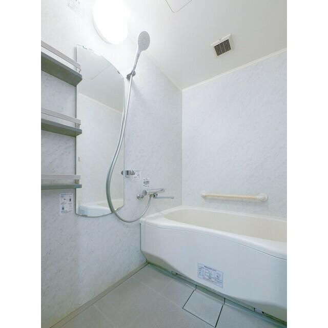 バス・シャワールーム　※別部屋参考写真