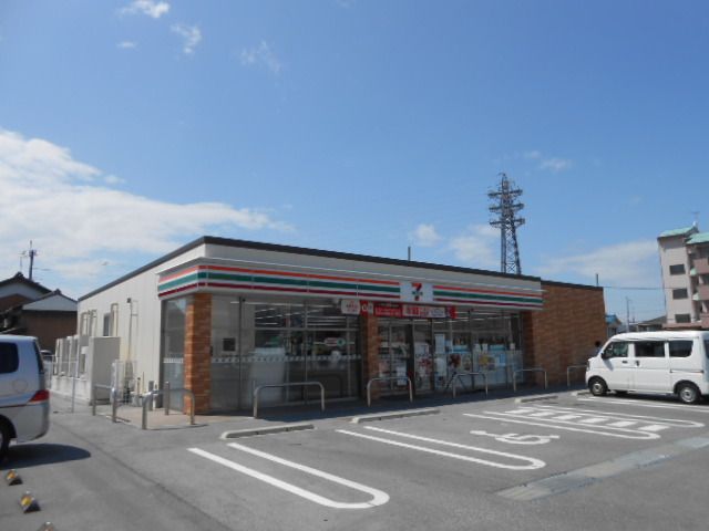 コンビニ　セブンイレブン国道八幡東店様（コンビニ）まで640m