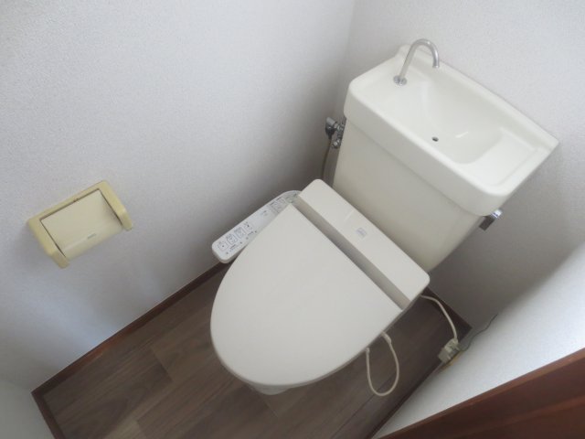 ＪＲ常磐線 佐和駅 徒歩16分 2階建 築37年のトイレ写真