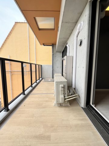 バルコニー　同物件、別号室の参考写真です。
