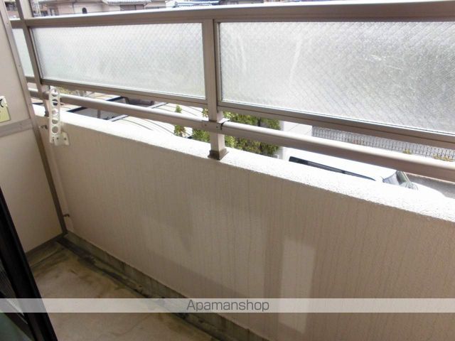 地下鉄御堂筋線 江坂駅 徒歩12分 3階建 築30年の内装写真