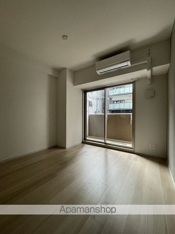 地下鉄長堀鶴見緑地線 谷町六丁目駅 徒歩10分 14階建 築1年の居間写真