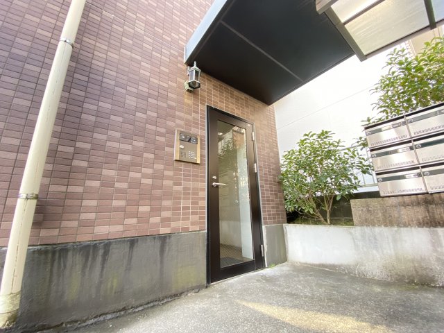 エントランス　オートロック付き