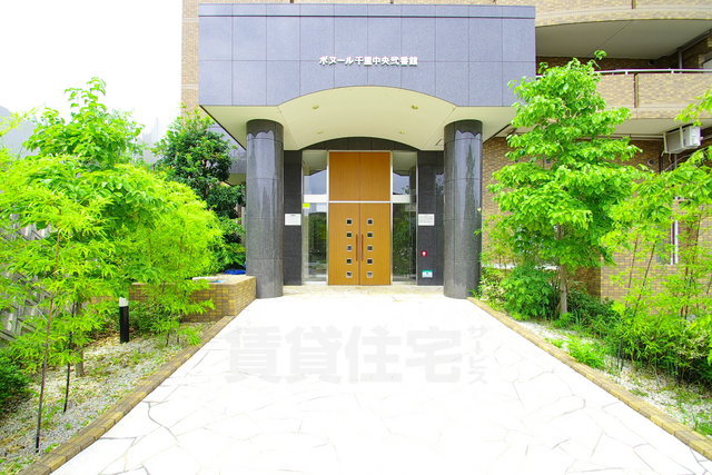北大阪急行 千里中央駅 徒歩9分 6階建 築22年の外観写真