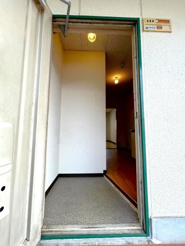 地下鉄今里筋線 だいどう豊里駅 徒歩2分 4階建 築40年の玄関写真