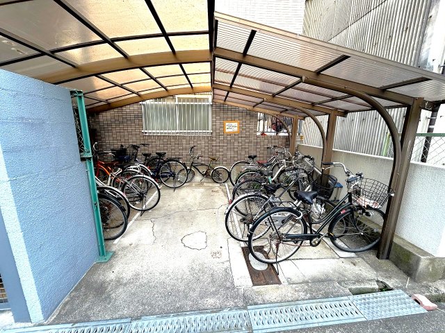 地下鉄今里筋線 だいどう豊里駅 徒歩2分 4階建 築40年の外観写真