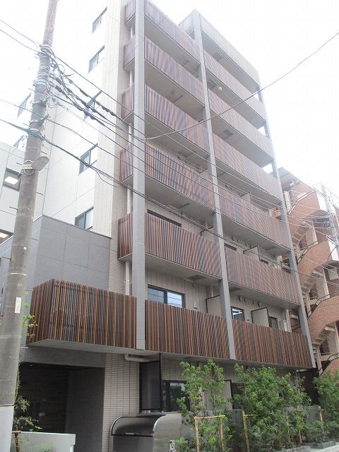 建物外観　スタイリッシュな外観で、落ち着いた雰囲気です。