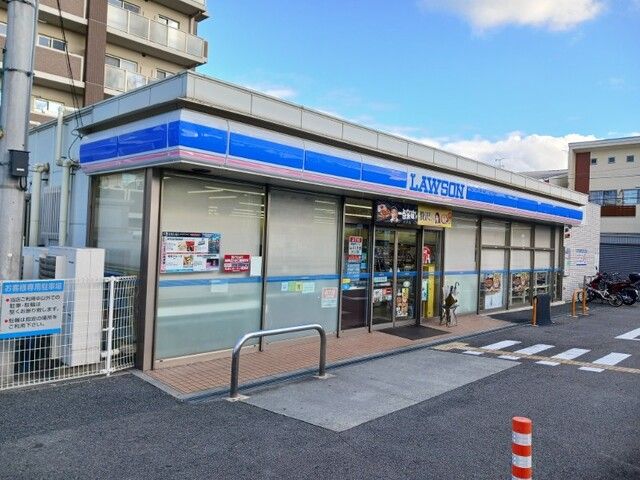 コンビニ　ローソン　八尾高安駅前（コンビニ）まで160m