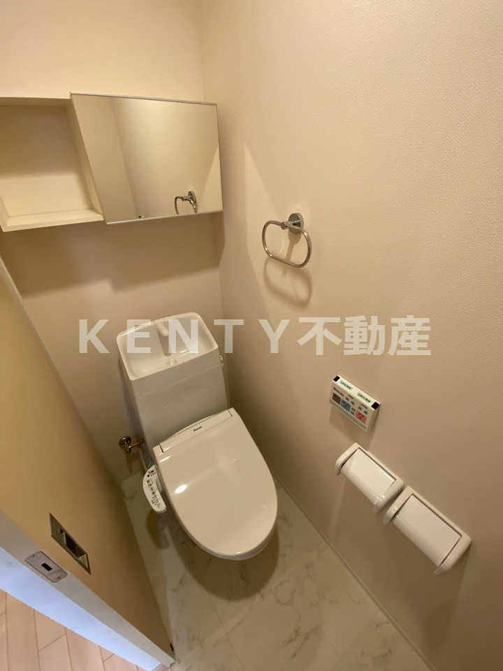 京急本線 梅屋敷駅 徒歩10分 3階建 築5年のトイレ写真