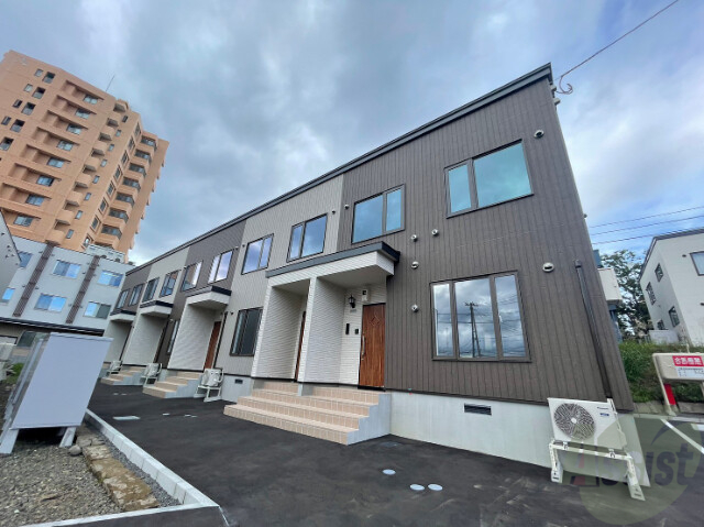 建物外観　札幌市南区澄川５条「エメマルフク２」