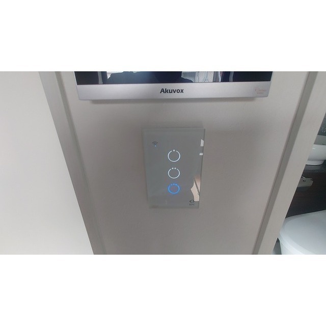 その他設備　電気スイッチ