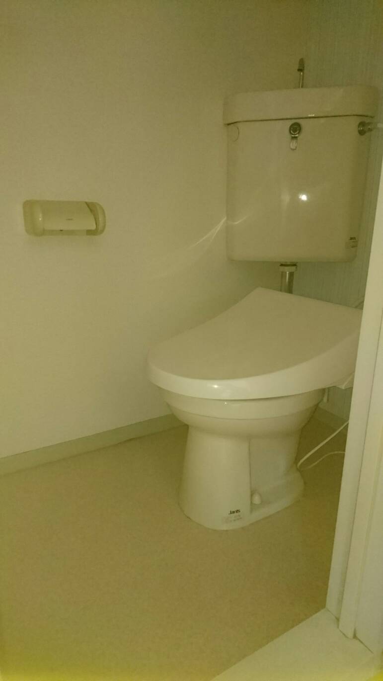 トイレ　ウォシュレット付