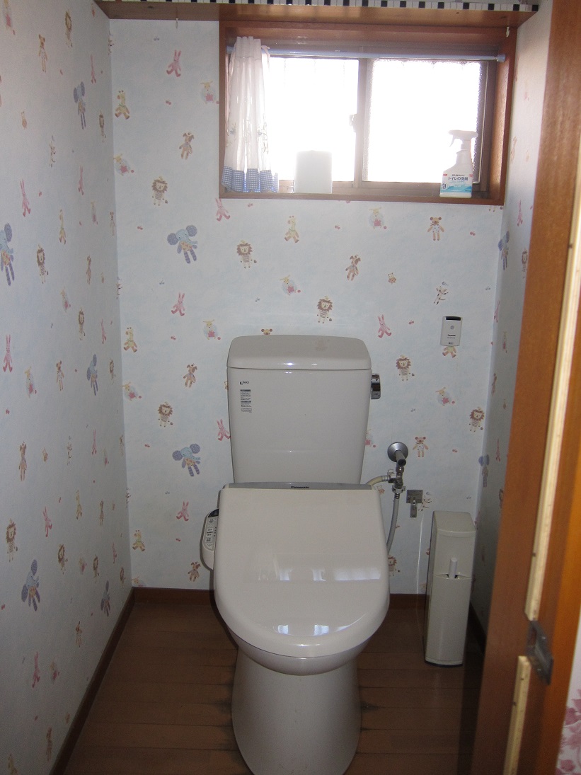 牛沢町戸建貸家のトイレ写真