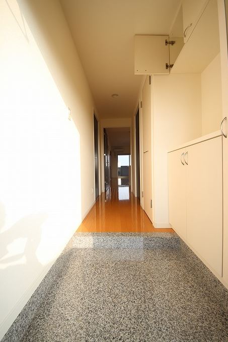 玄関　※同タイプの別部屋です（以下同）※