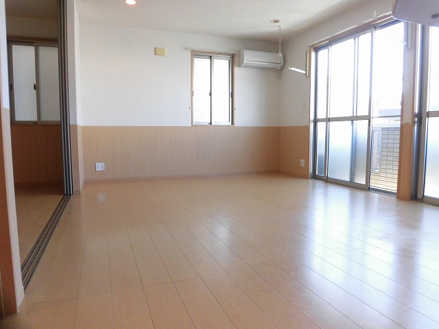 居室・リビング　広々16帖のリビング。