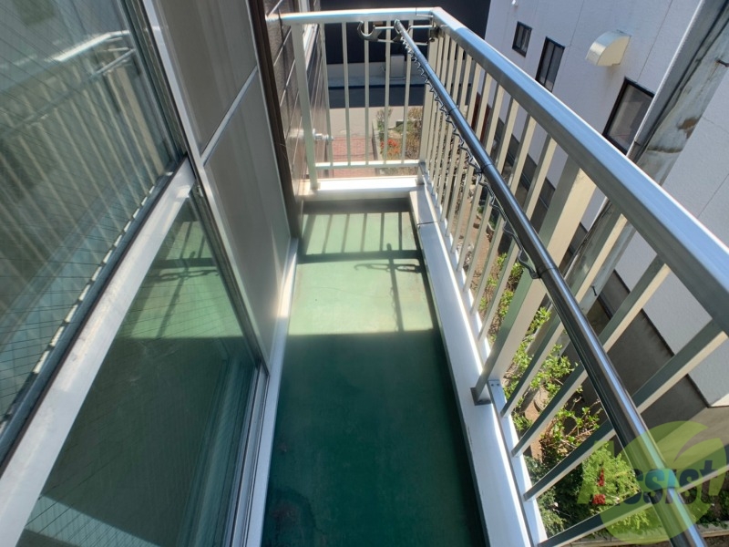 バルコニー　バルコニーです。洗濯物を干したり一息ついたりできますね！