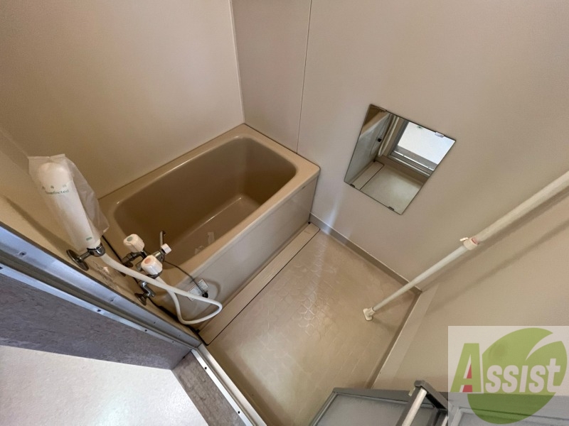 バス・シャワールーム　お風呂になります。一日の疲れを癒してくださいね。