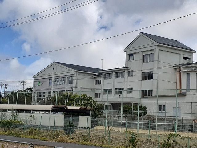 中学校　石巻市立万石浦中学校（中学校）まで450m
