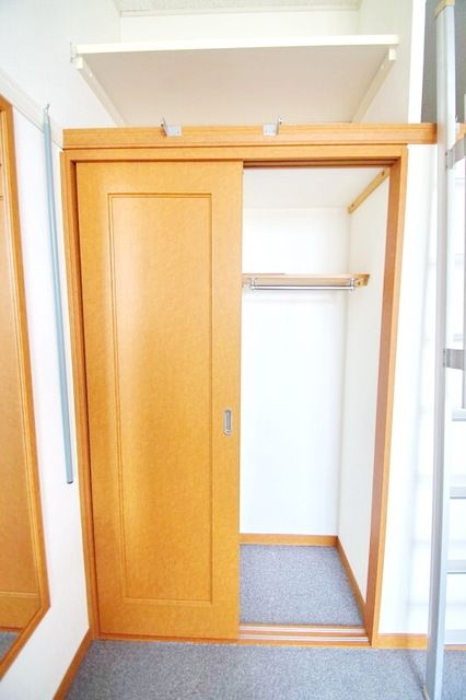ＪＲ南武線 中野島駅 徒歩13分 3階建 築21年の内装写真